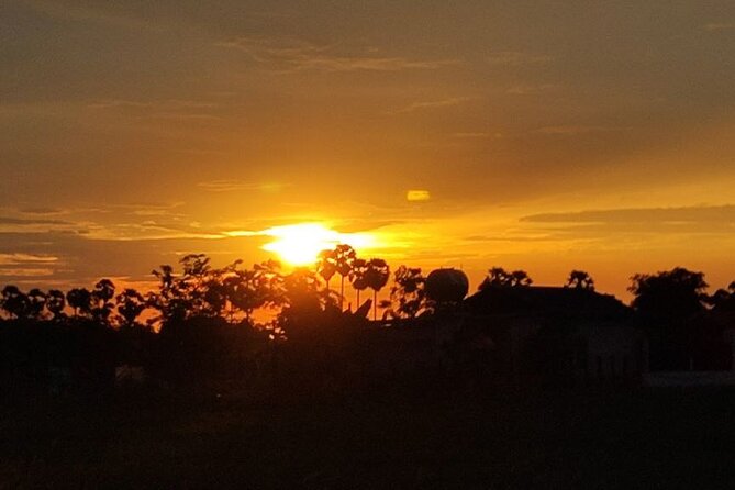 Small Group Countryside Bike Tours, Sunset & Picnic - Meeting families and seeing traditional homes