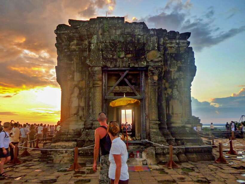 Small-Group Full Day Angkor wat Guide tour with Sun set - What the $14 price really buys you