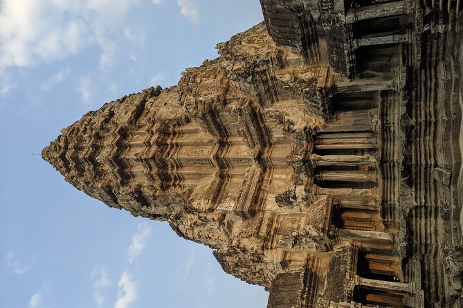 Special Angkor Wat Half Day Tour - The extra comfort of water and cool towels