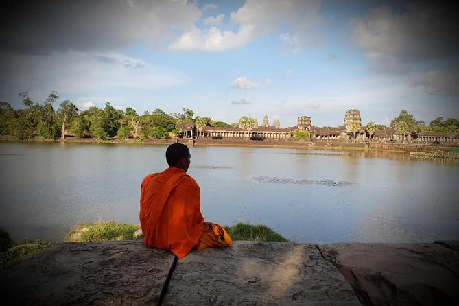 Special Three Days Angkor Tour - Day one: Angkor Wat, Ta Prohm, and the royal city