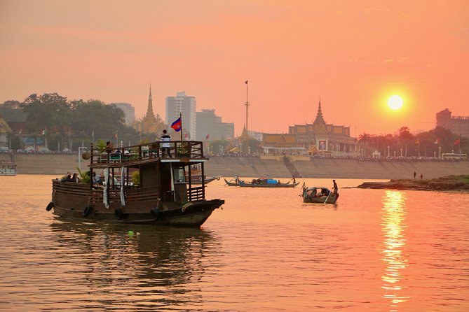Sunset Cruise with unlimited beer & soft drinks -English speaking guide on board - Key points to know before booking