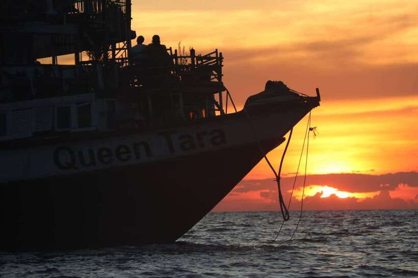 Sunset Dinner Tour: Tonle Sap Lake Floating Village - Five details that define the Tonle Sap sunset tour