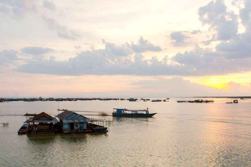 Sunset Dinner Tour: Tonle Sap Lake Floating Village - Who should book this evening?