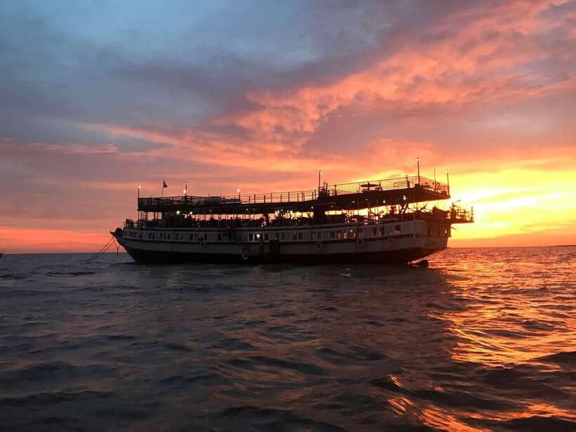 Sunset Dinner Tour: Tonle Sap Lake Floating Village - Boarding the Mini Tara at Tonle Sap