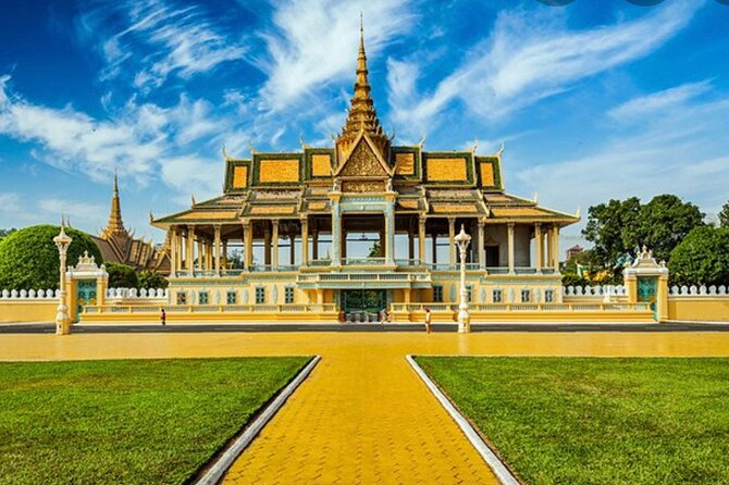 Taxi Siem Reap to Phnom Penh-English Speaking Driver - Kompong Kdei Bridge offers a quick history break