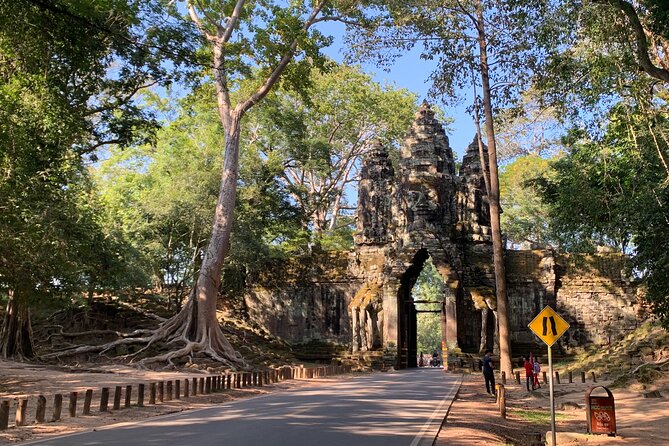 Taxi Siem Reap to Phnom Penh-English Speaking Driver - Inside the vehicle for five to six hours