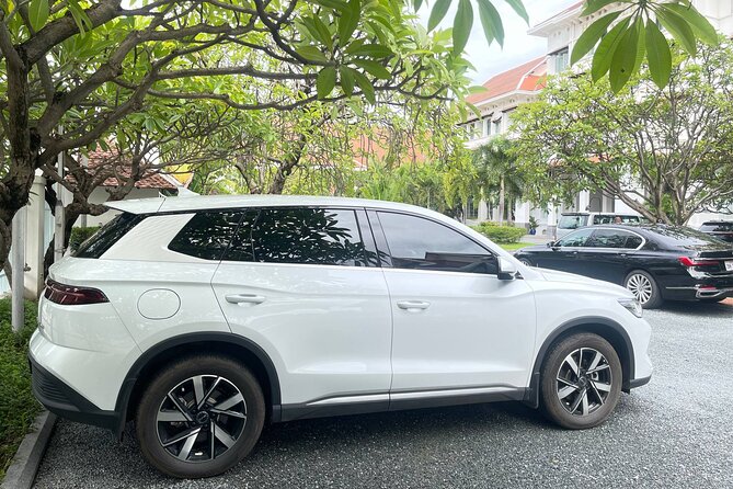 Techo International Airport Transfer - The car, driver, and comfort level