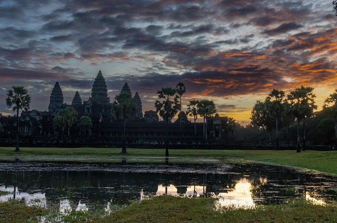 The Magnificent Angkor Wat - What the guide adds to the temple visits