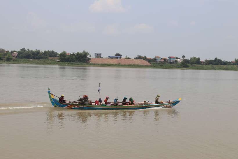 Tonle Sap Cruise & land Tour between Phnom Penh & Siem Reap - Who should book this experience?