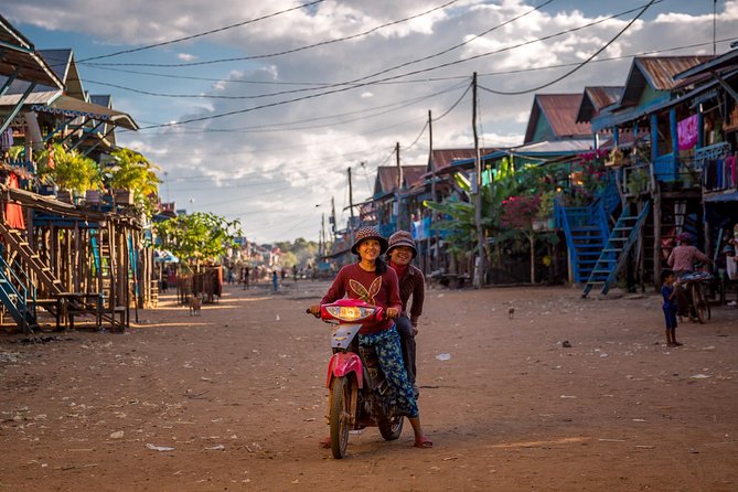 Tonle Sap Lake and Kampong Phluk Village Private Half Day Tour - What the guide adds to the morning