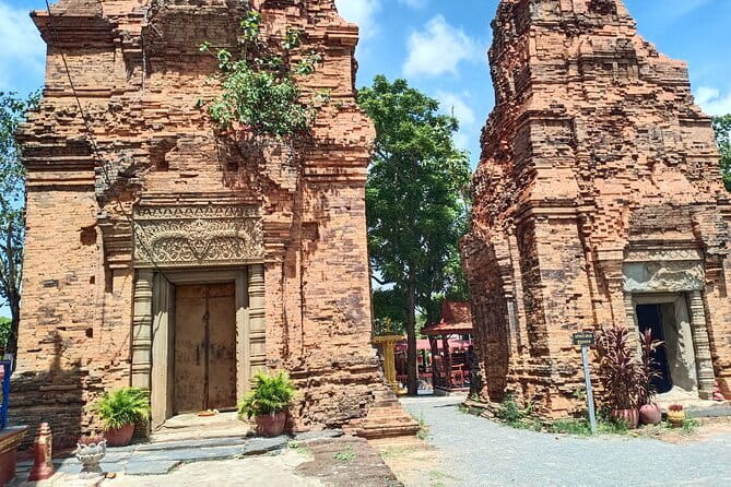 Two Day Tour, Taxi Phnom Penh to Siem Reap, Angkor Visit & Return - Bayon and Angkor Thom show a different side of Angkor