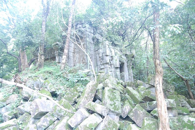 Two Days Angkor Wat Park-Beng Mealea and Kampong Phluk Village - Beng Mealea, a temple left in a rougher state