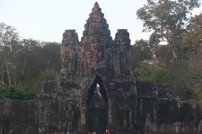 Two Days Angkor Wat Park-Beng Mealea and Kampong Phluk Village - Guide quality and the private format