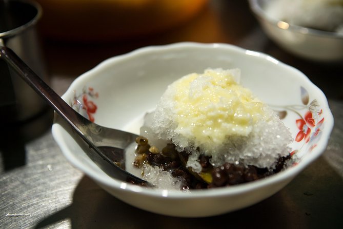 Ultimate Phnom Penh Food Tour by Tuk Tuk: 20 Tastings and Drinks - Royal Palace: an old dish in a back alley