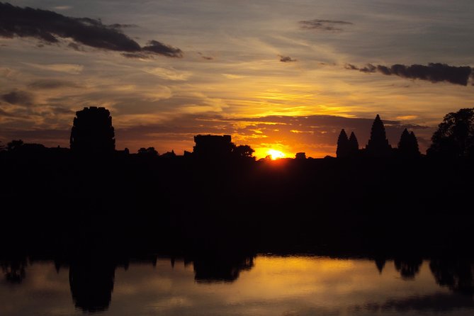 Unveiling 2 Days Private Angkor Wat/Beyond In Sunrise/Sunset Tour - Banteay Srei and Banteay Samre, a worthwhile extension