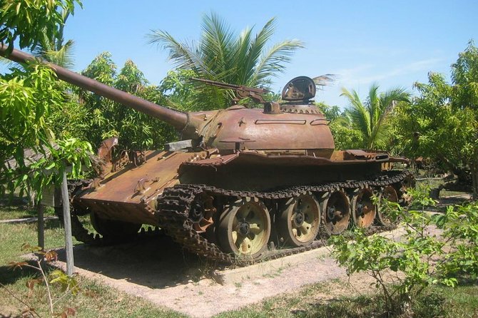 War Museum, Killing Field and Floating village ( Chong Kneas) Tour - The lotus farm stop before Tonle Sap