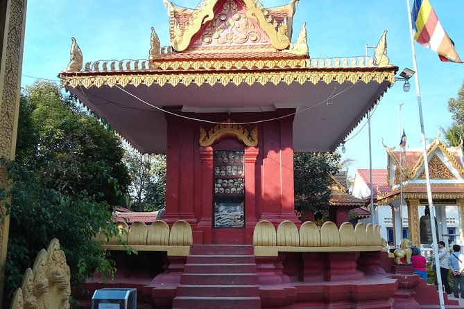 War Museum, Killing Field and Floating village ( Chong Kneas) Tour - Wat Thmey and the Killing Fields of Siem Reap