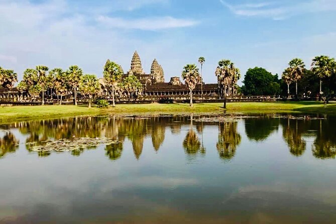 Wildlife Expedition: Elephant Sanctuary, Kbal Spean Banteay Srei - Angkor Wat gives you the grand opening