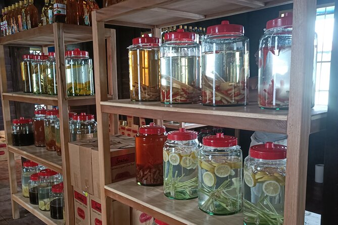 Workshop Visit and Sombai Liqueur Tasting - A tasting guide can shape the whole experience